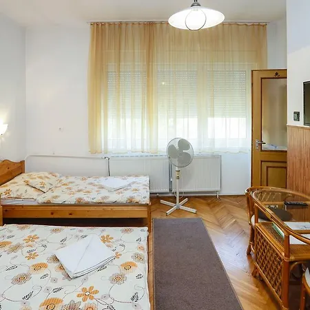 Gasthof Goemoeri Vendeghaz *