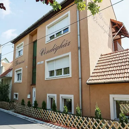 Gömöri Vendégház Casa de hóspedes *